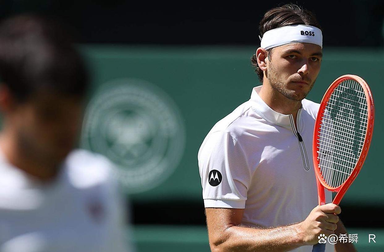 爱游戏在线-ATP总决赛鏖战温网，阿尔卡拉斯扛起全队