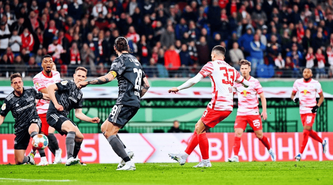 爱游戏入口-莱比锡红牛绝杀波兰，马丁内利状态火热